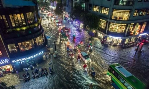TP.HCM mưa ngập lịch sử: Lỗ hổng lớn